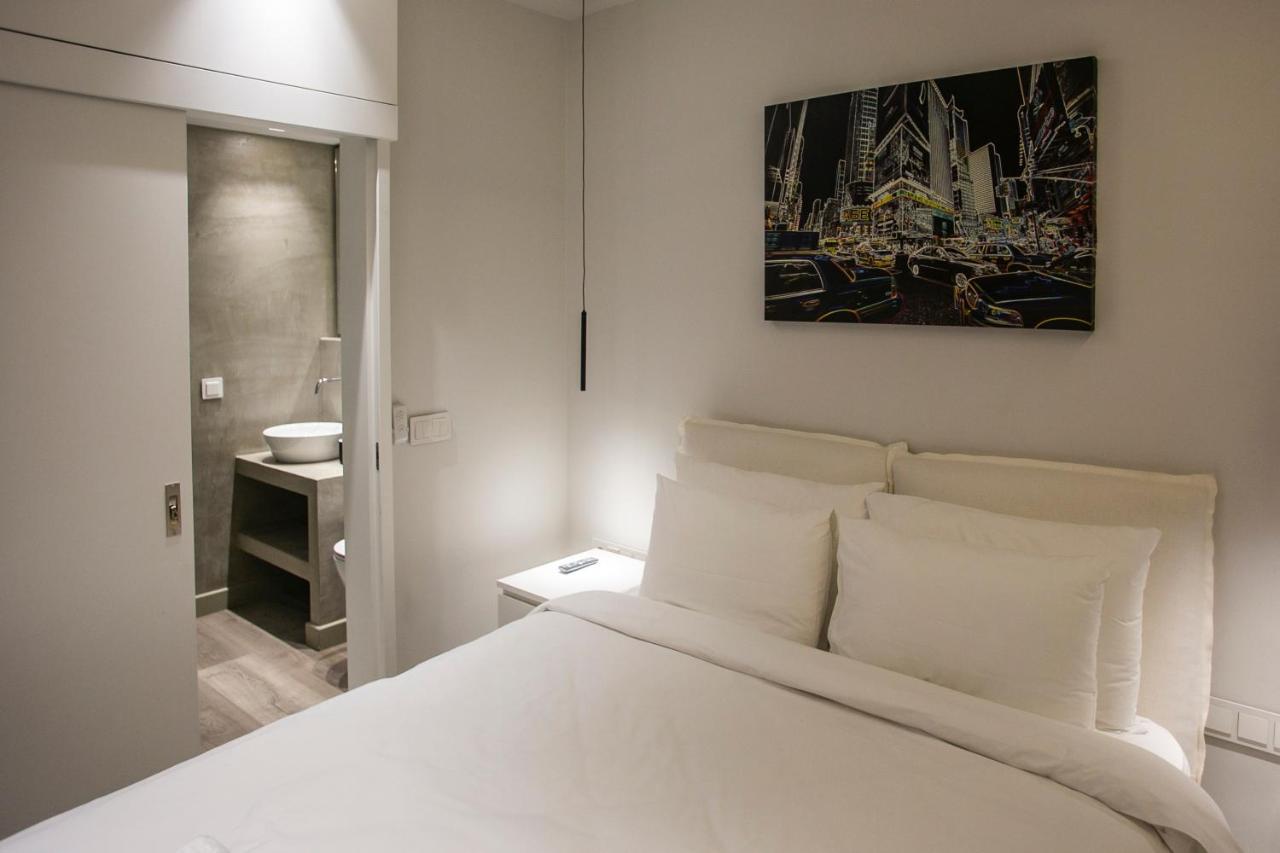 The Lux2 A Gorgeous Apartment Tesalonika Bagian luar foto