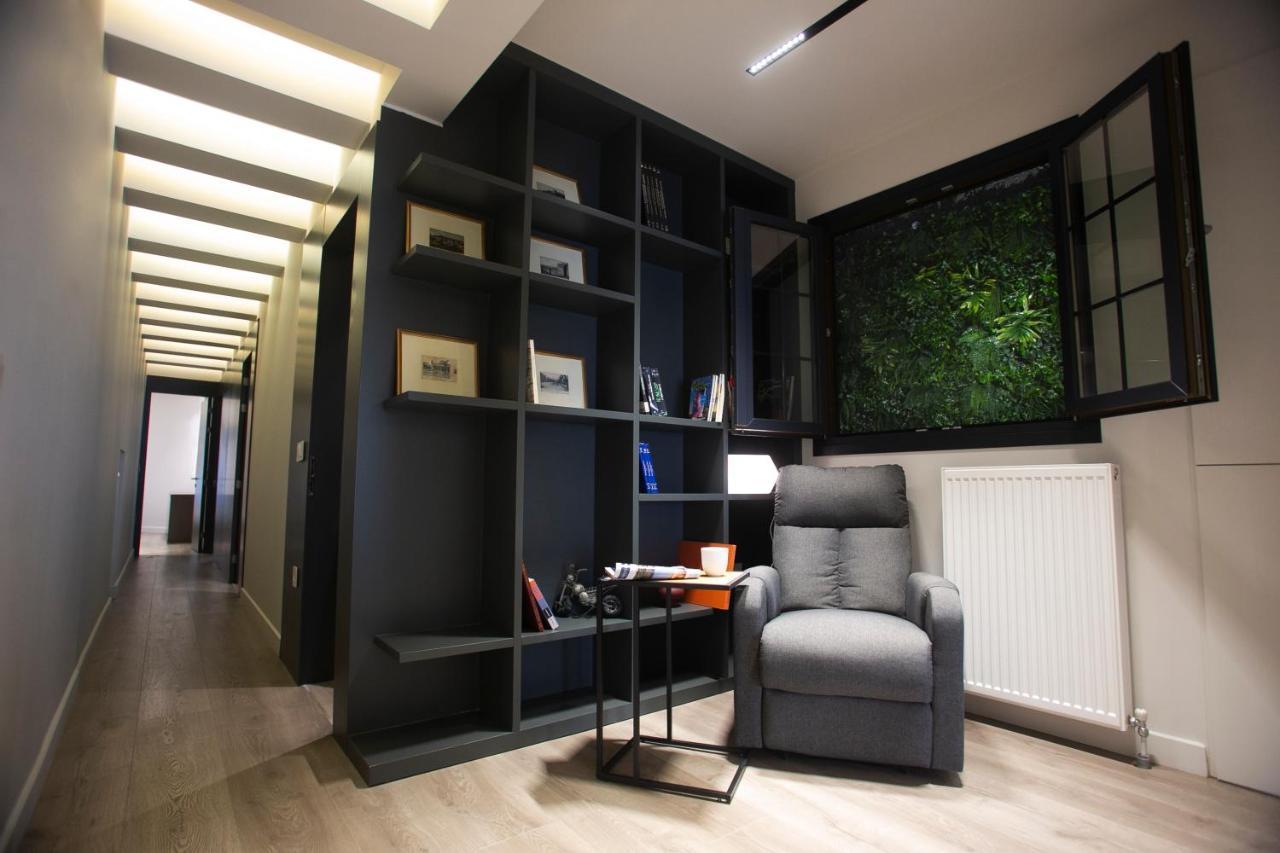 The Lux2 A Gorgeous Apartment Tesalonika Bagian luar foto