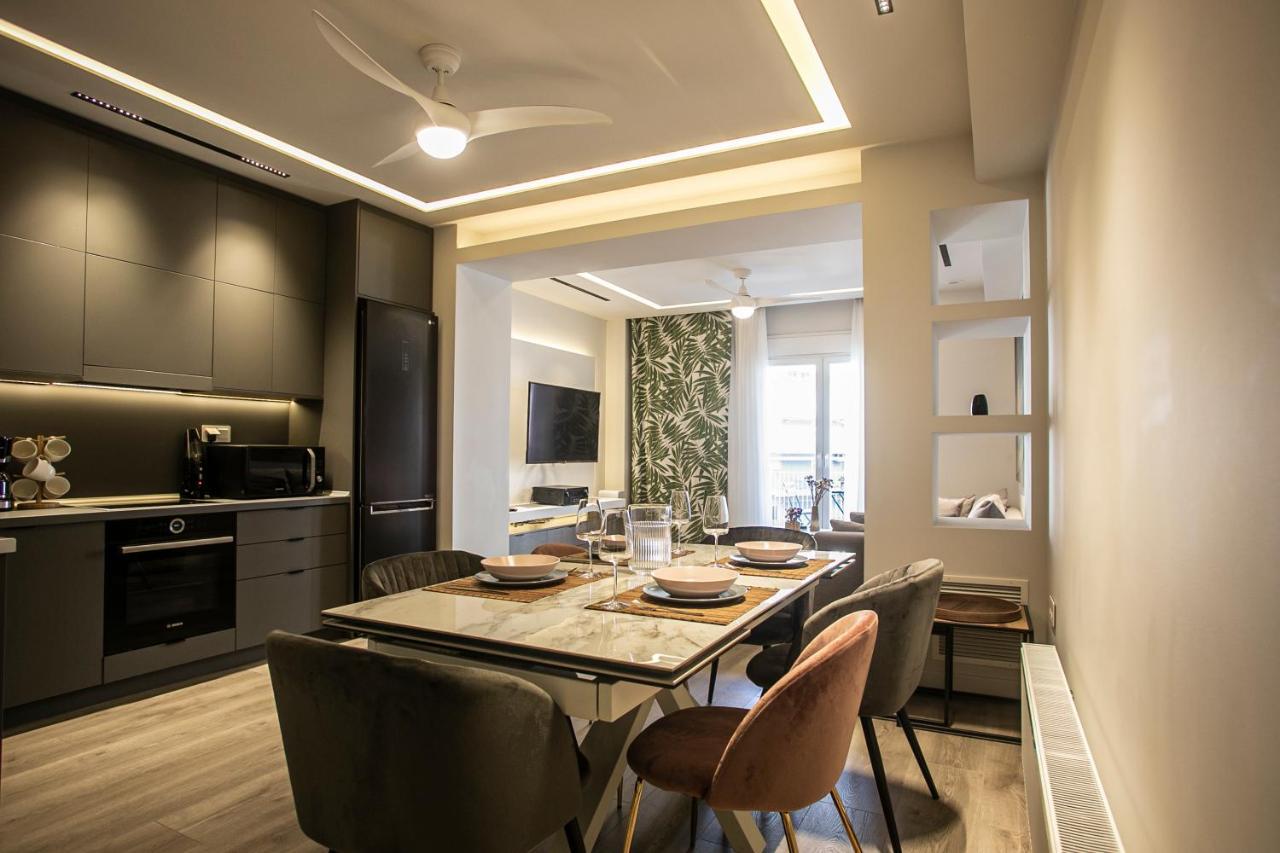 The Lux2 A Gorgeous Apartment Tesalonika Bagian luar foto