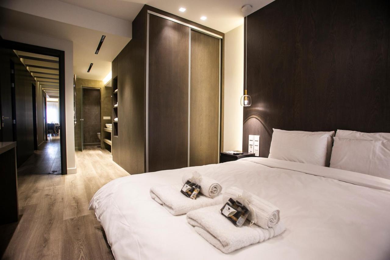 The Lux2 A Gorgeous Apartment Tesalonika Bagian luar foto