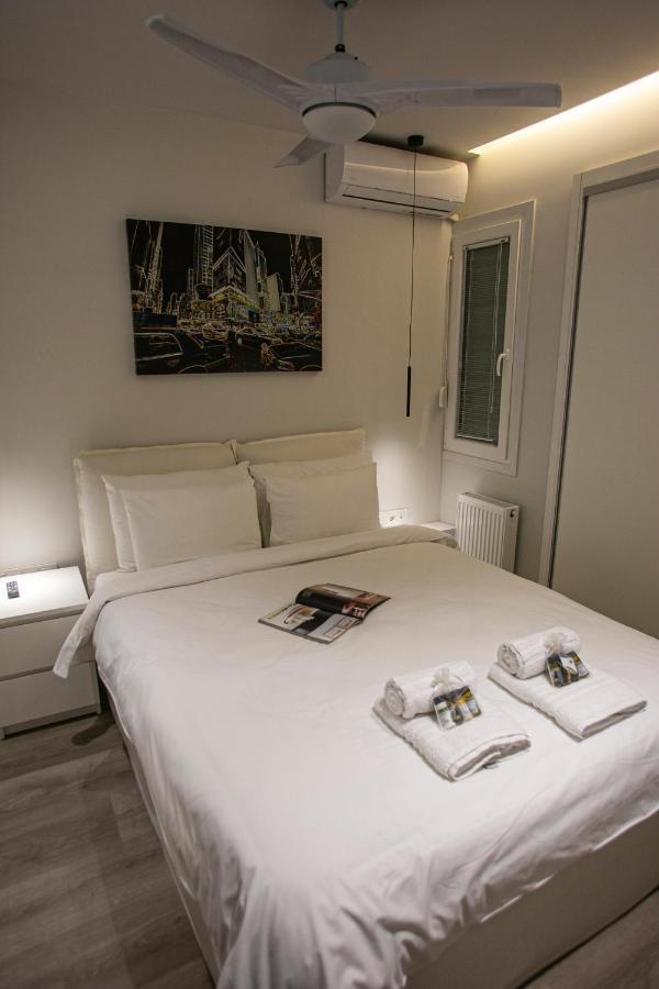 The Lux2 A Gorgeous Apartment Tesalonika Bagian luar foto